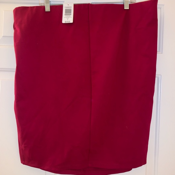 NWT TORRID pencil skirt a ruffle - plus sized - Picture 5 of 7